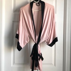 ✨Victoria’s Secret Kimono Robe- Pink & Black XS